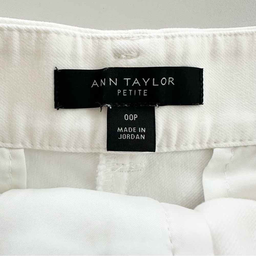 Women's White Belted Shorts - Picture 5 of 5